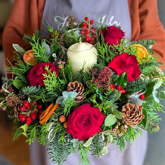 &#39;Mistletoe &amp; Wine&#39; Table Centre