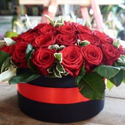 Luxury Red Roses Hatbox