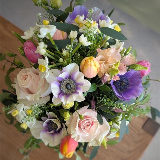 The Ella Springtime Vase - Seasonal Flowers for Mum