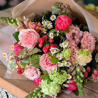 The Coral Charm Peony Bouquet - Colour-Changing Magic